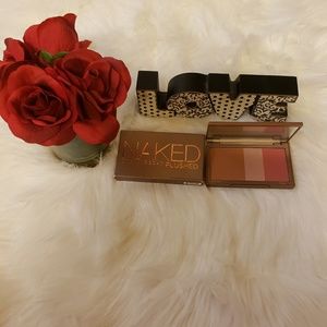 Auth. Urban decay naked Flushed  cheek palette